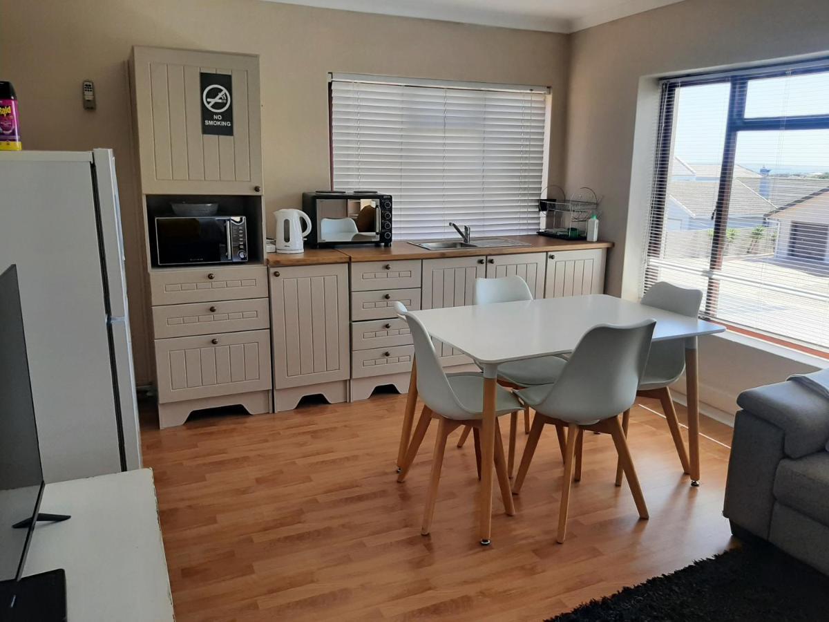 Croeso Guest House Langebaan Bagian luar foto