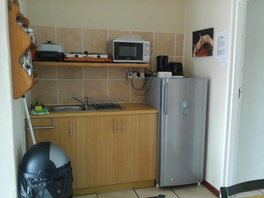 Croeso Guest House Langebaan Bagian luar foto