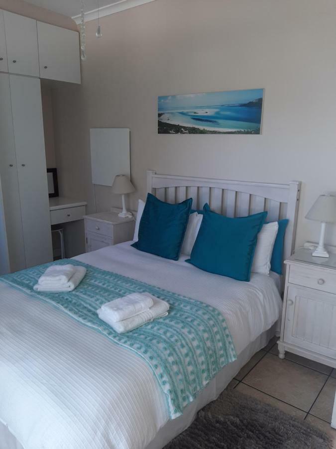 Croeso Guest House Langebaan Bagian luar foto